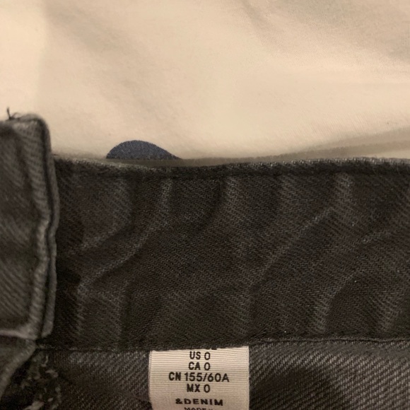 NWOT & DENIM SKIRT - Picture 3 of 4